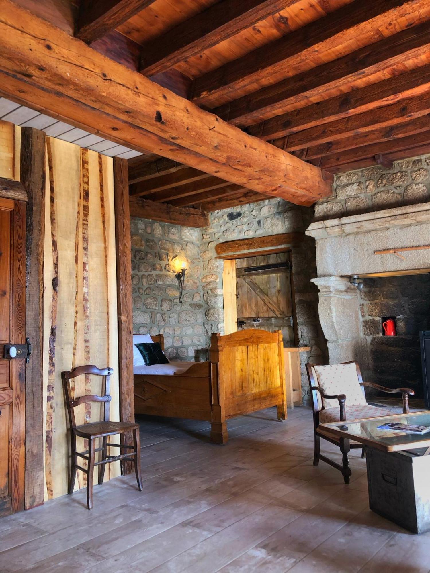 Le Petit Chateau Du Villard Le Malzieu-Forain Exteriör bild